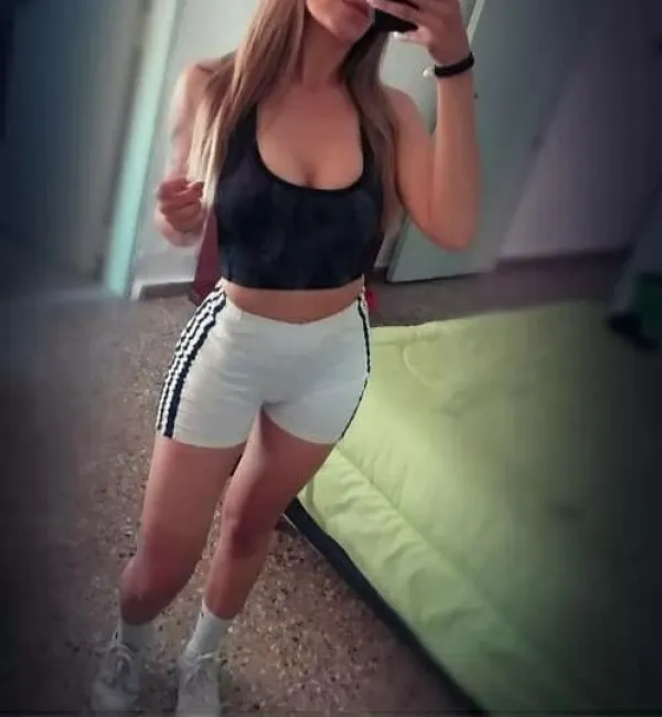 Laura Avatar Bg