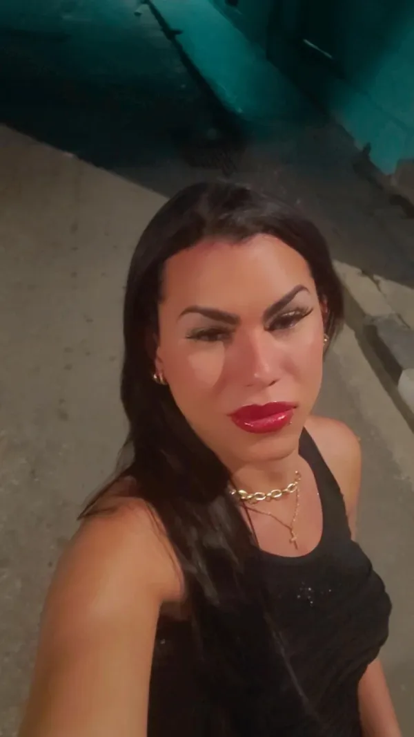 Ruvi Cruz Avatar Bg