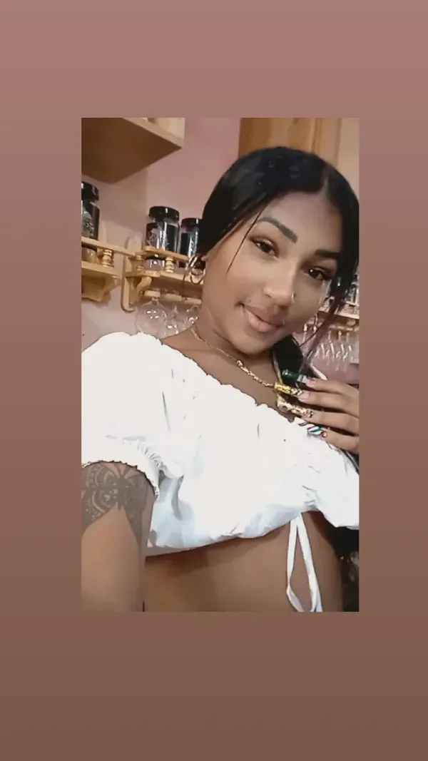 La Mulata Del Momento Avatar Bg