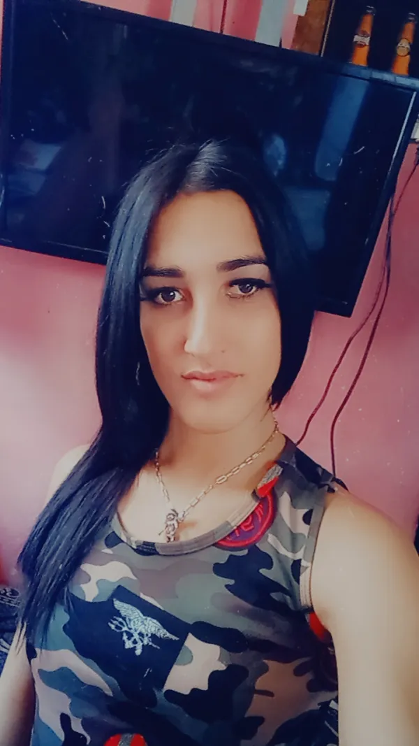Paola Avatar Bg
