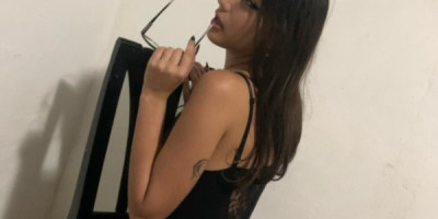 A mia halifa de cuba linda flaquita de buen cuerpo super super sexy de solo 18 añitos citas y virt