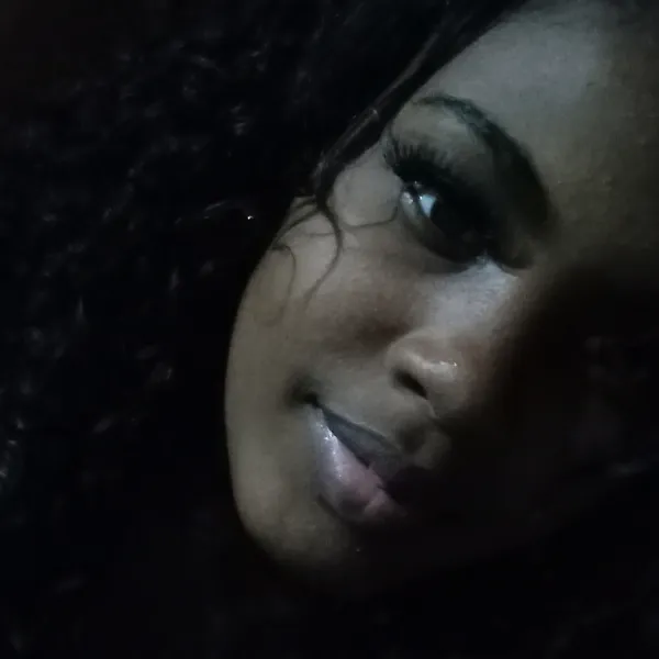 Claudi Bella Avatar Bg