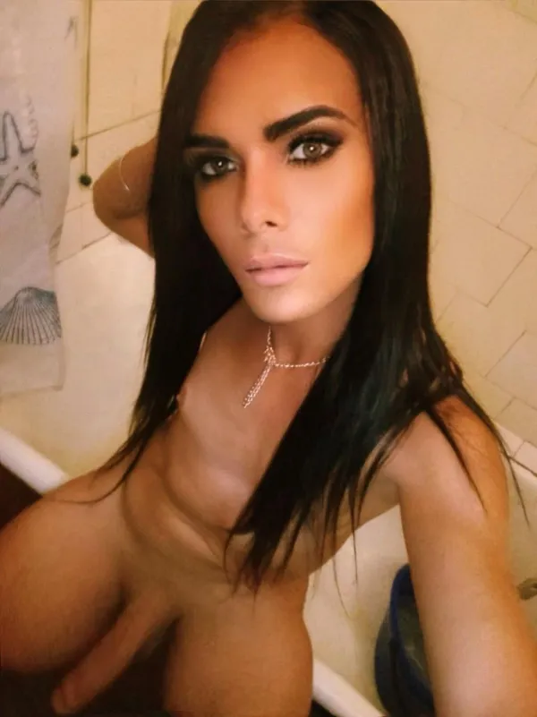 Dayana Avatar Bg