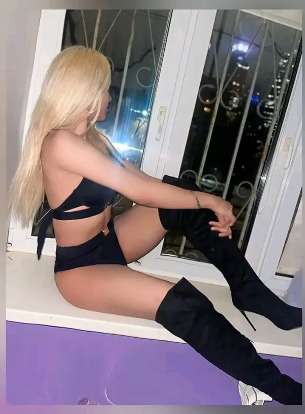 Barbie Avatar Bg