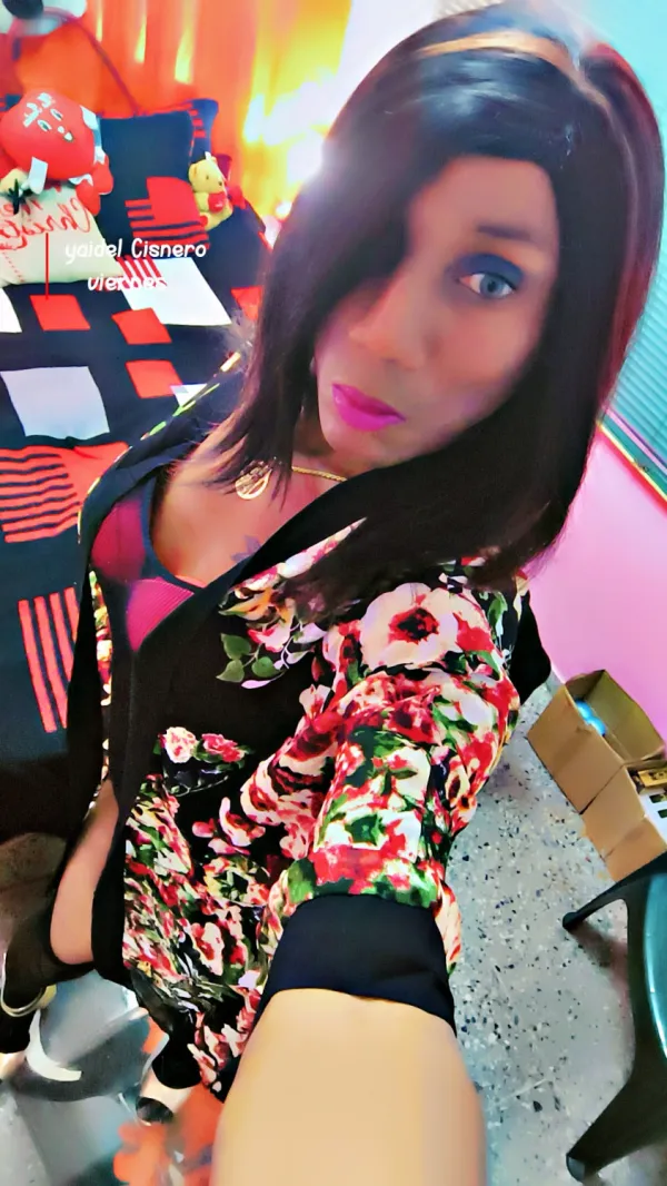 Karla Avatar Bg
