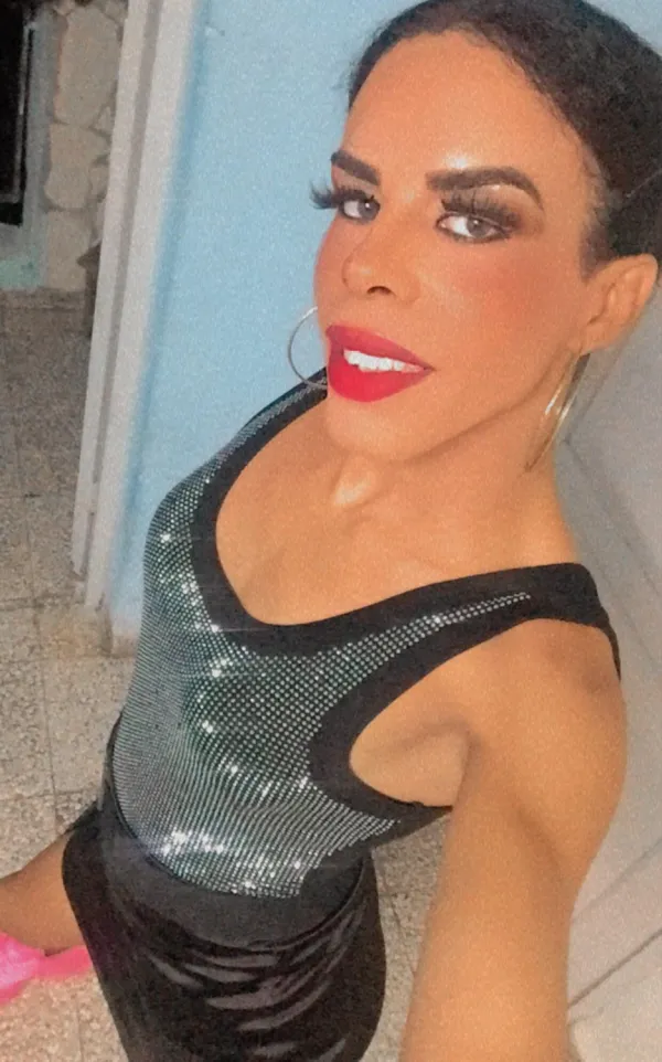 Versace Bella Avatar Bg