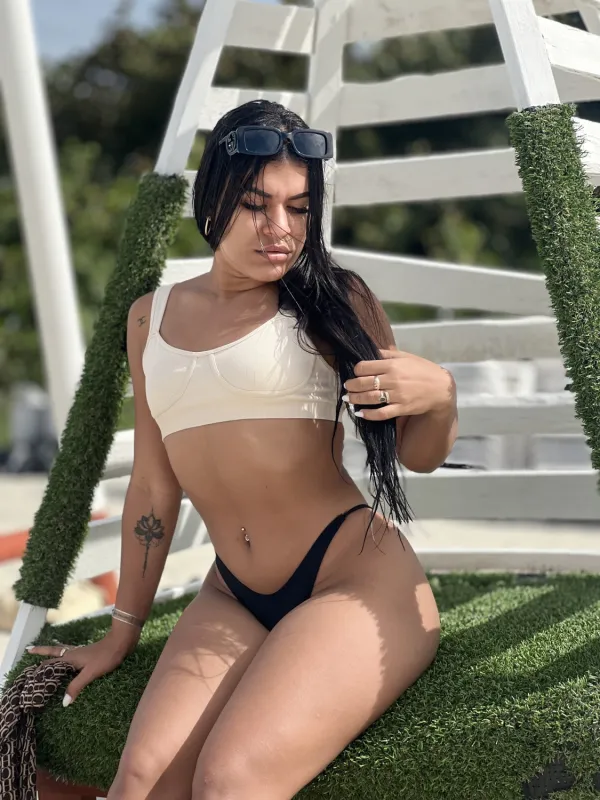 Chantal Avatar Bg