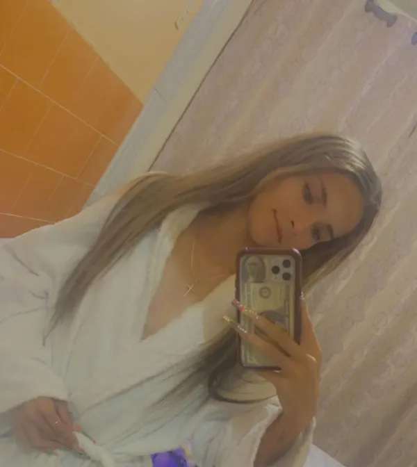 Yalina Avatar Bg