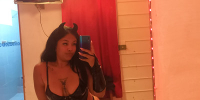 China linda scort curvy sexi disponible para citas tríos y mucho más