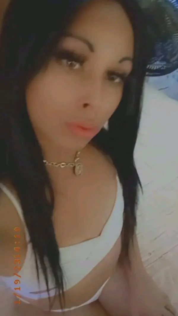 Esnai Chanelys Avatar Bg