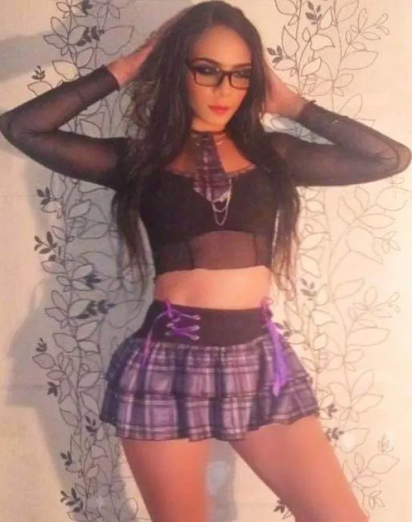 La Chica Molvosa Avatar Bg