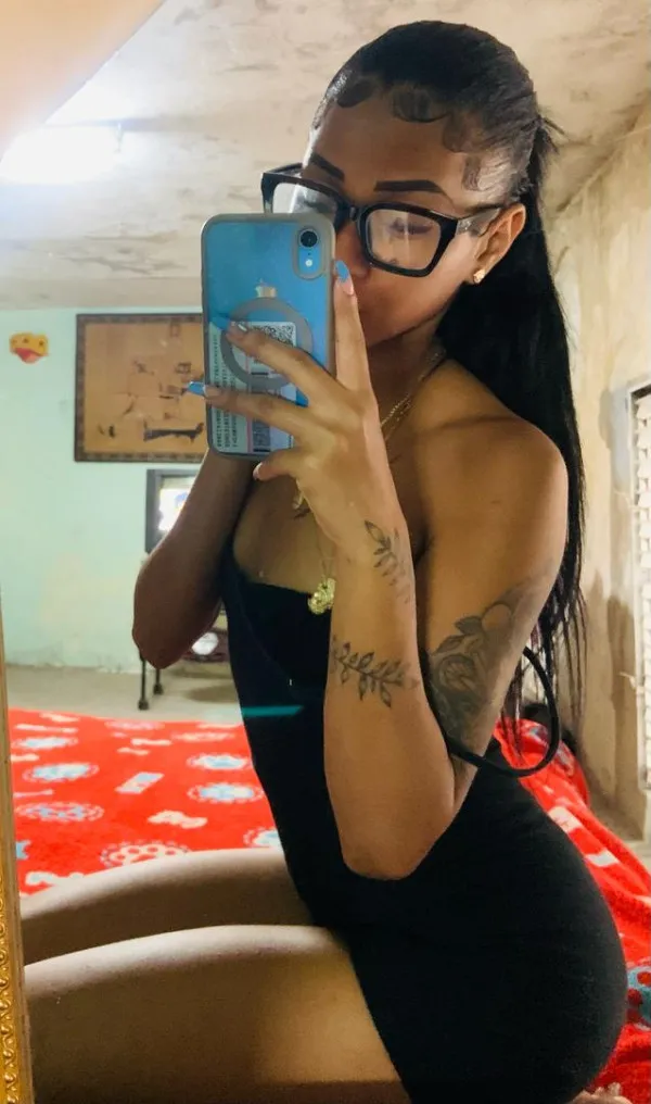 Melany Avatar Bg