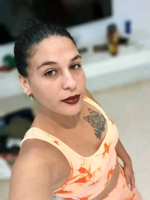 Daniela Avatar Bg