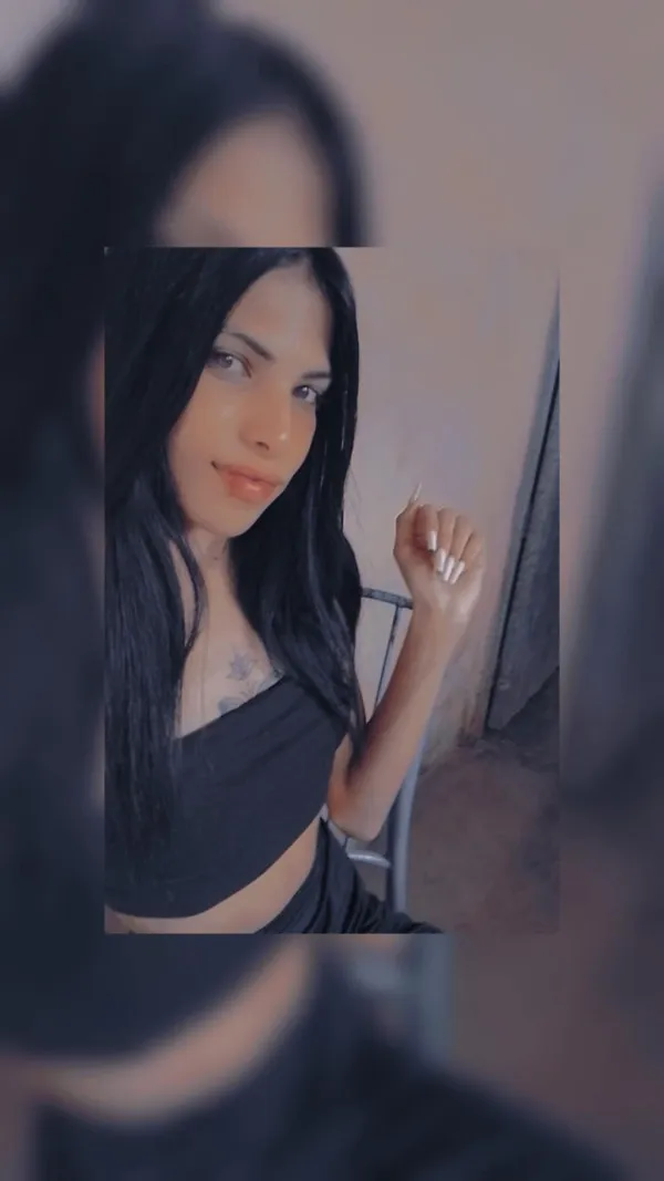 Camila Avatar Bg