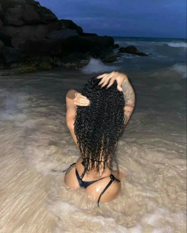 Claudia Gómez Menéndez Avatar Bg