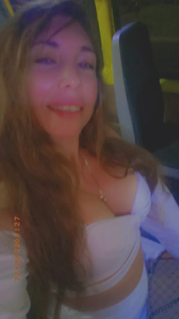 La Rubia Avatar Bg
