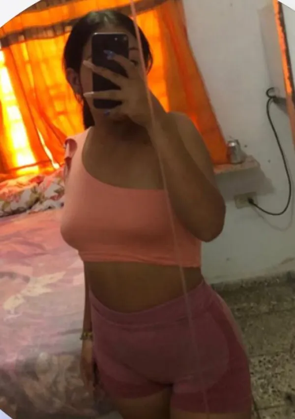 Alejandra Avatar Bg