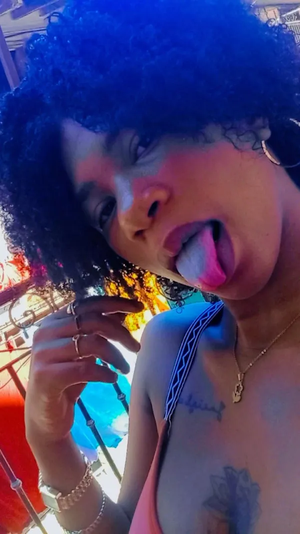 La Favorita Avatar Bg