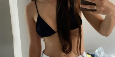 Chica morbosa atractiva y altamente profesional sexy
