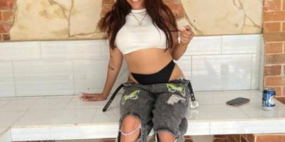 Ven a comerte a esta bella bebé de solo 18 años