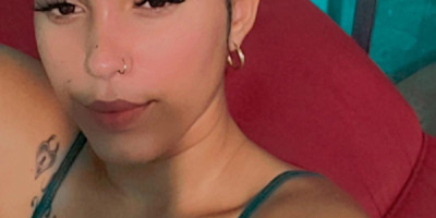 Blanquita sociable y carismática preparada para dar placer