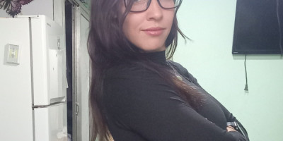 Gatita Black Elegancia y Fuego en una sola mujer.