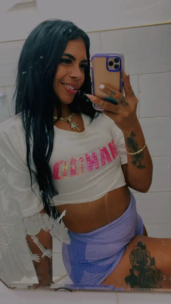 Delany Avatar Bg
