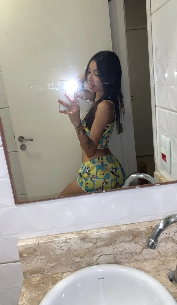 Xiomara Avatar Bg