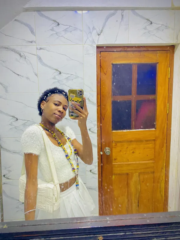 La Morenita Avatar Bg