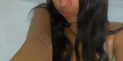 Chica escort delgadita y perversa citas con chicos chicas y parejas