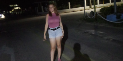 Una rubia grandota dispuesta a cumplir tus deseos papito