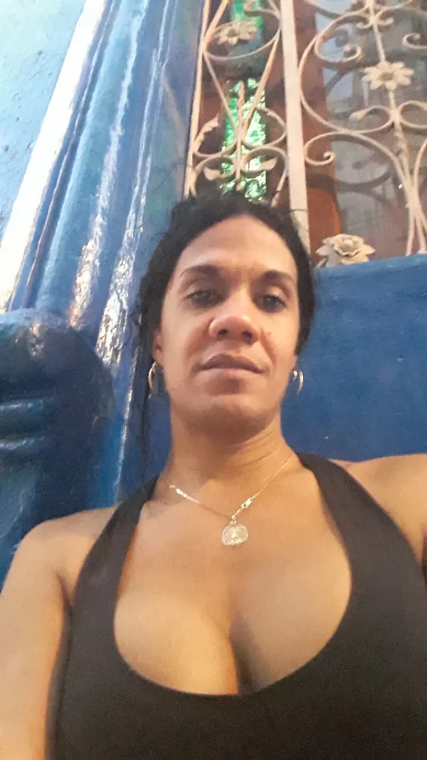 Morena Montoya Avatar Bg