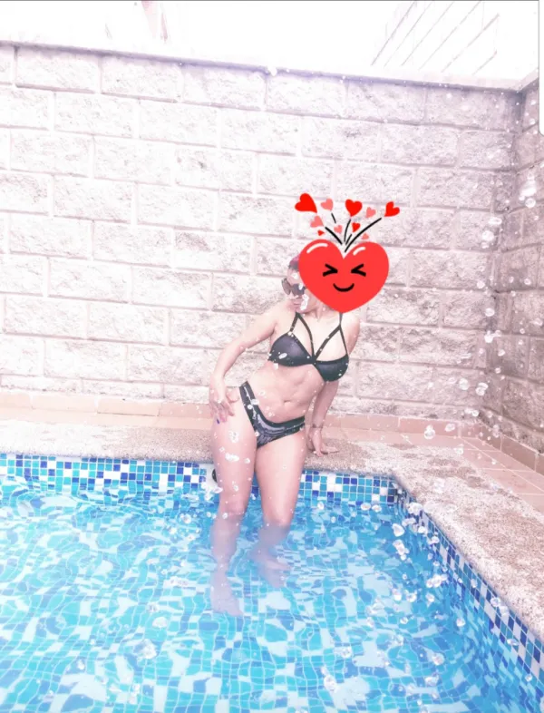 Manuela Avatar Bg