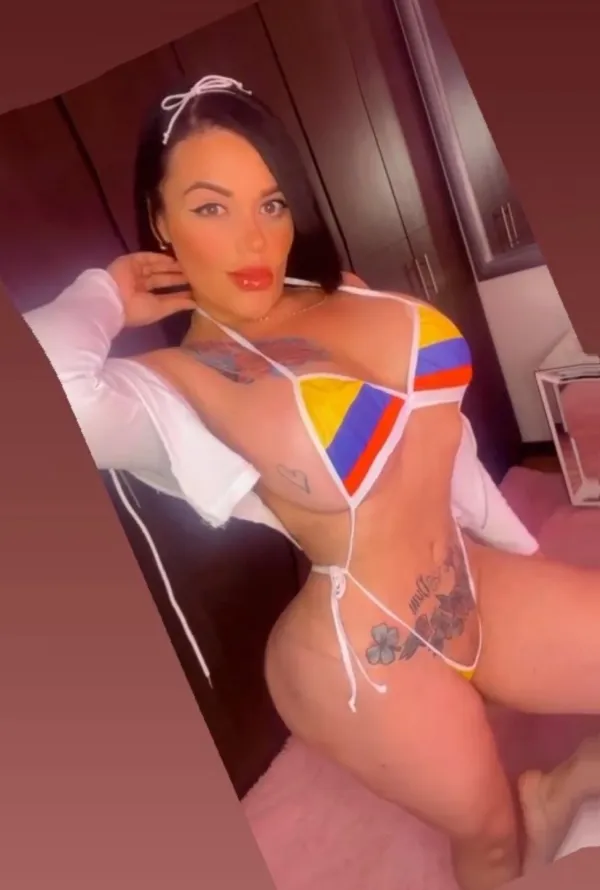 Camila Vip Avatar Bg