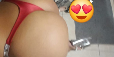 Hermosa trigueña Colombiana culona complaciente