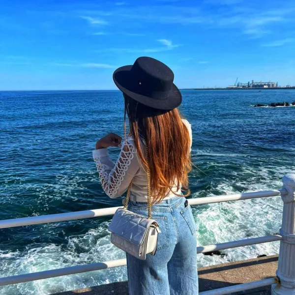 Catalina Avatar Bg