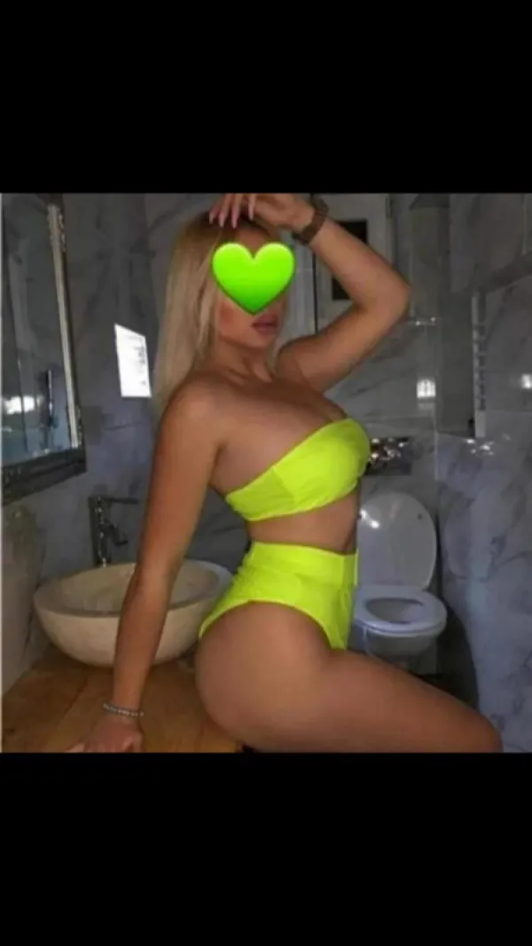 Oana Avatar Bg