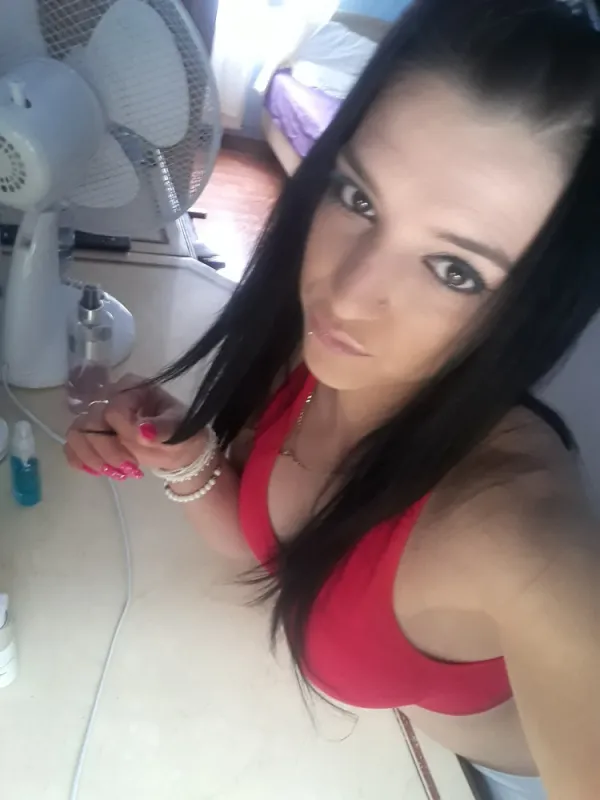 Oana Avatar Bg