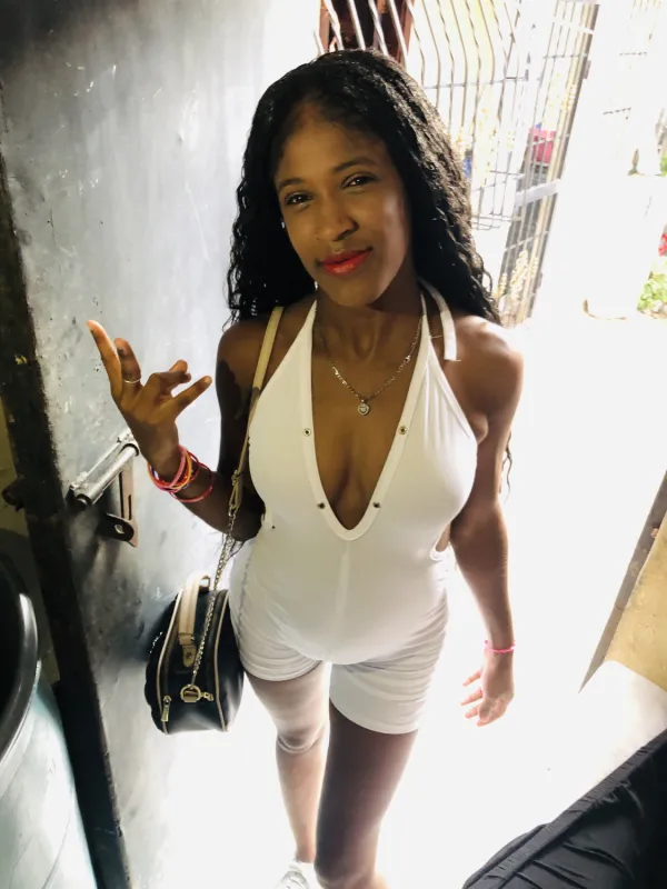 Perla Avatar Bg