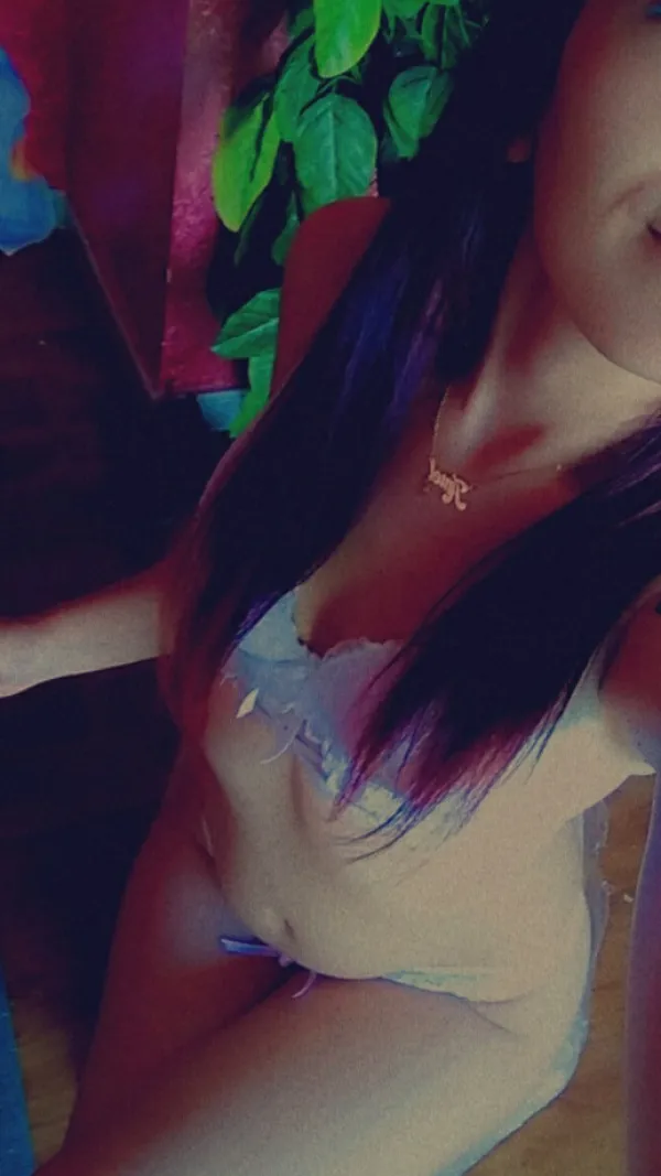 Nina Avatar Bg