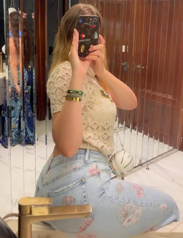 Mimi Moi Avatar Bg