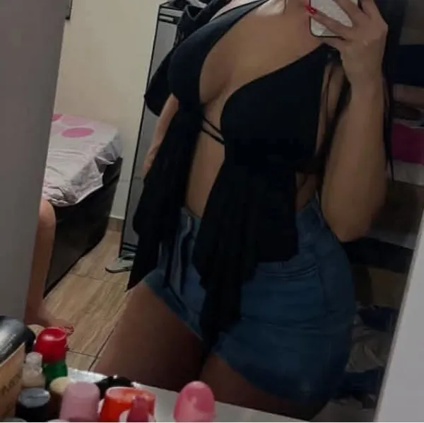 Diva Blonde Avatar Bg