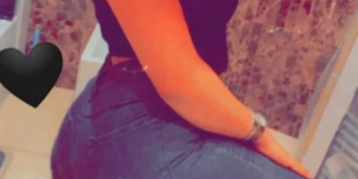 Je suis une jeune fille j'ai 24 ans j'habite à Algeria taille 38 bonne hygiène