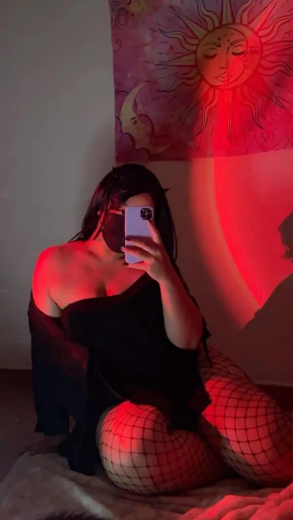 Bouchra Labrune Avatar Bg