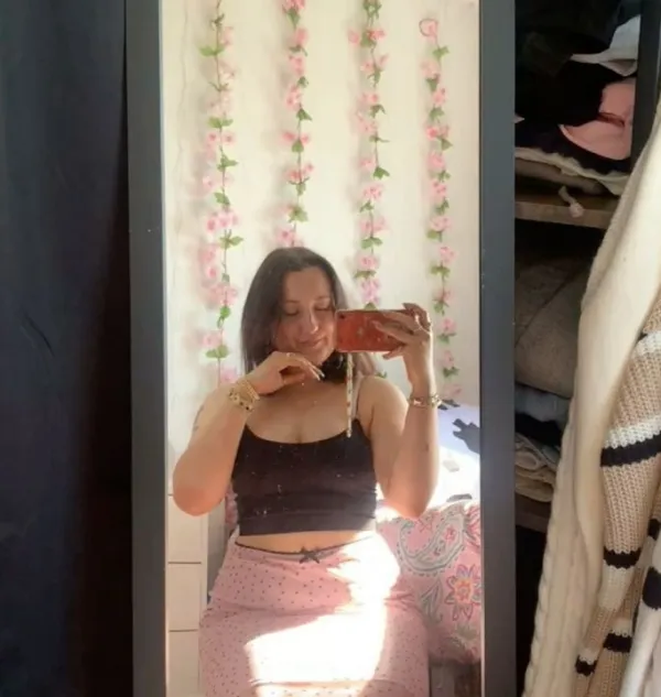 Bouchra Labrune Avatar Bg