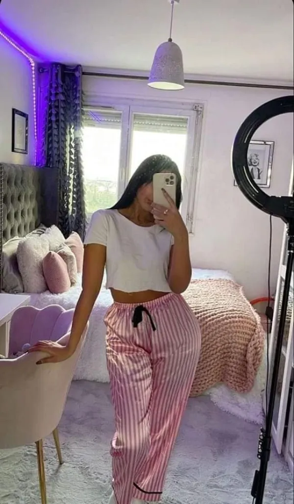 Bouchra Labrune Avatar Bg