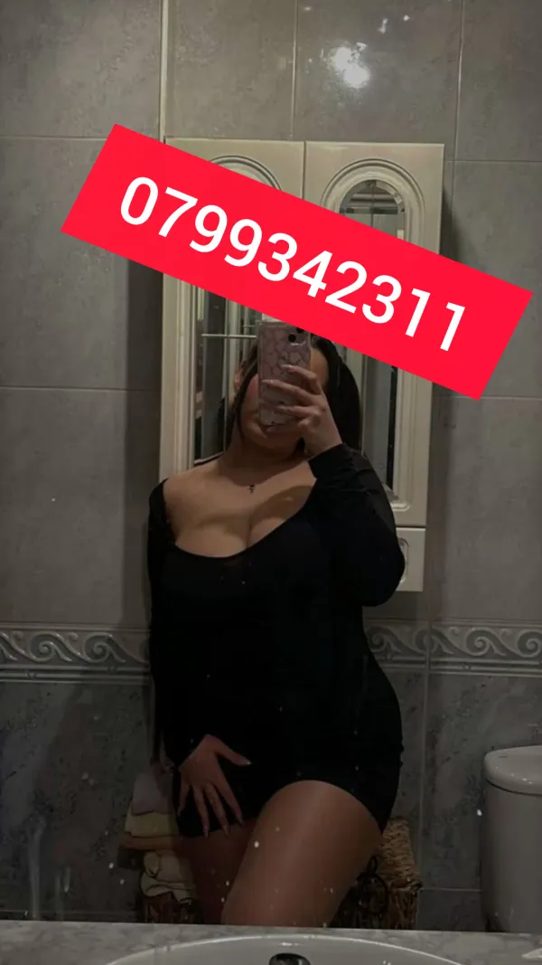 Bouchra Labrune Avatar Bg