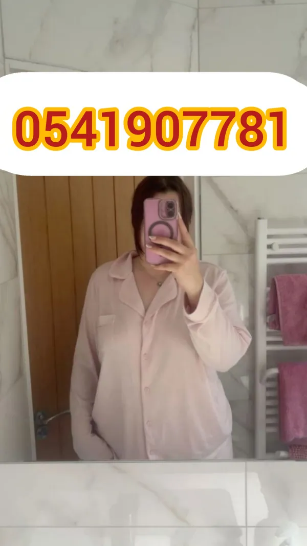 Bouchra Labrune Avatar Bg