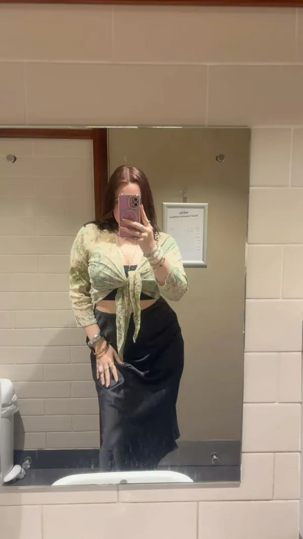 Bouchra Labrune Avatar Bg