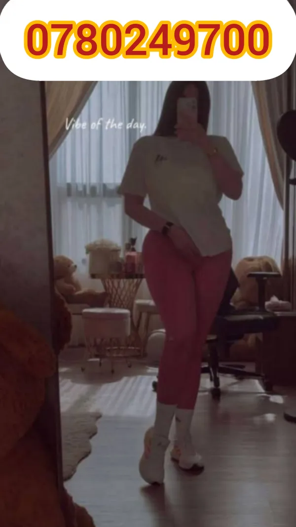 Bouchra Labrune Avatar Bg